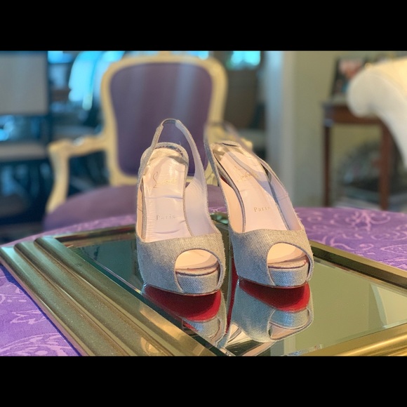 Authentic Christian Louboutin - Picture 4 of 8